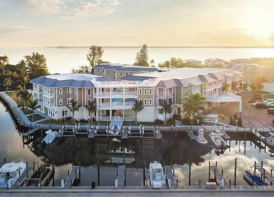 Waterline Villas & Marina, Autograph Collection 1