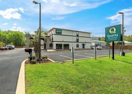 Quality Inn & Suites Biloxi - Ocean Springs 1