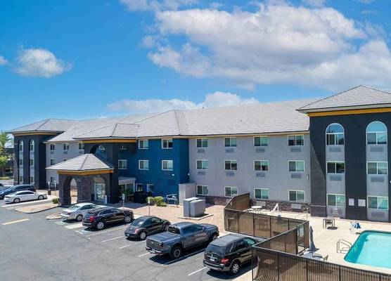 Country Inn & Suites by Radisson, Phoenix Airport, AZ 1