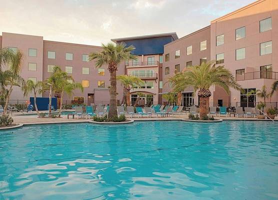 Sheraton Mesa Hotel at Wrigleyville West 1