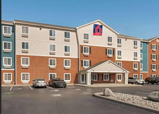 Studio 6 Extended Stay Cincinnati Sharonville OH 1