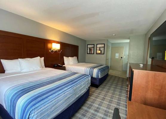 AmericInn by Wyndham Williamsburg 1