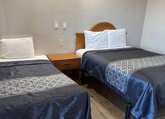 Apple Valley Motel 1