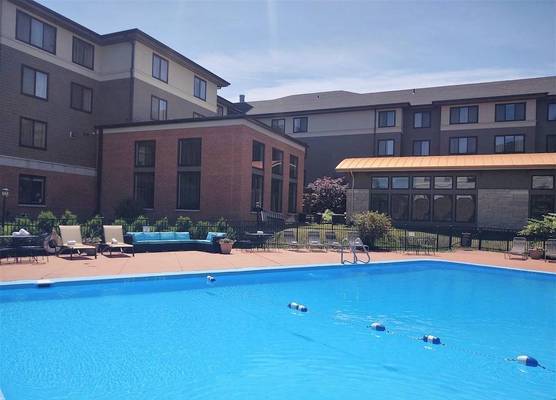 Comfort Inn & Suites South Burlington near University 1