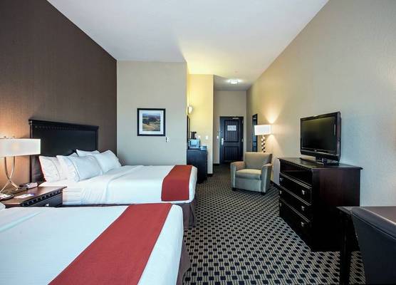 Holiday Inn Express & Suites GREEN BAY EAST by IHG 1