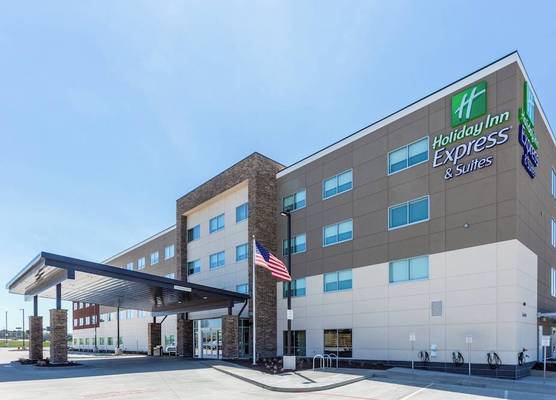 Holiday Inn Express & Suites SPRINGFIELD NORTH by IHG 1