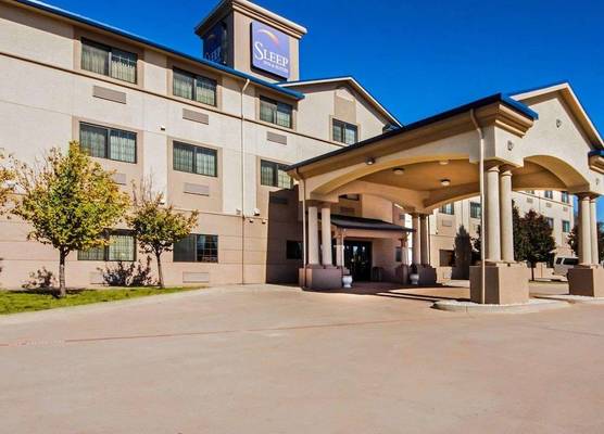 Sleep Inn & Suites Shamrock 1