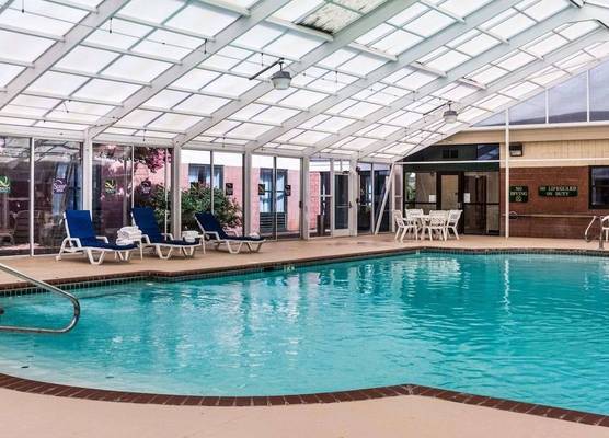 Quality Suites Lake Wright - Norfolk Airport 1