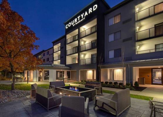 Courtyard by Marriott Cincinnati Airport 1