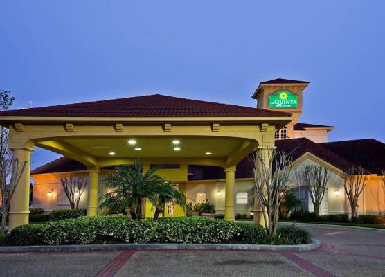 La Quinta by Wyndham USF (Near Busch Gardens) 1