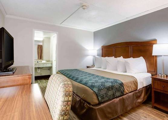 Travelodge by Wyndham Canton-Livonia Area, MI 1