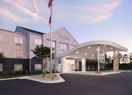 Fairfield Inn & Suites by Marriott Jacksonville 1