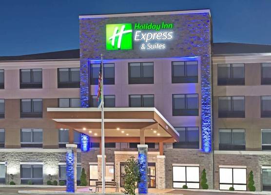 Holiday Inn Express & Suites UNIONTOWN by IHG 1