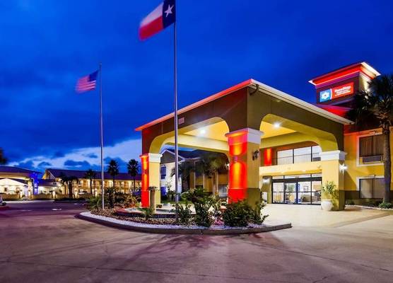 SureStay Plus Hotel by Best Western Alvin 1