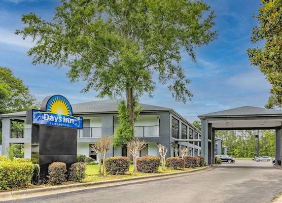Days Inn by Wyndham Pensacola I-10 1