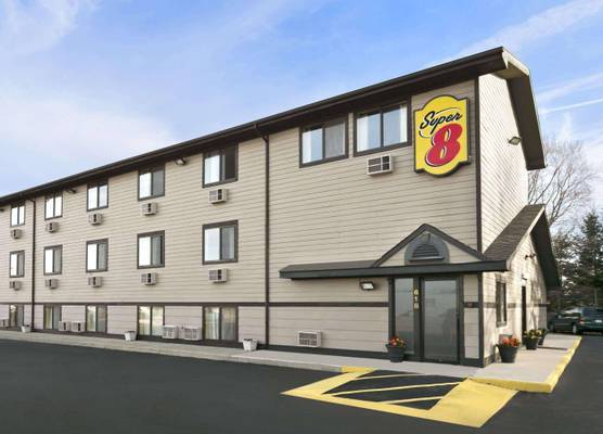 Super 8 by Wyndham Kalamazoo 1