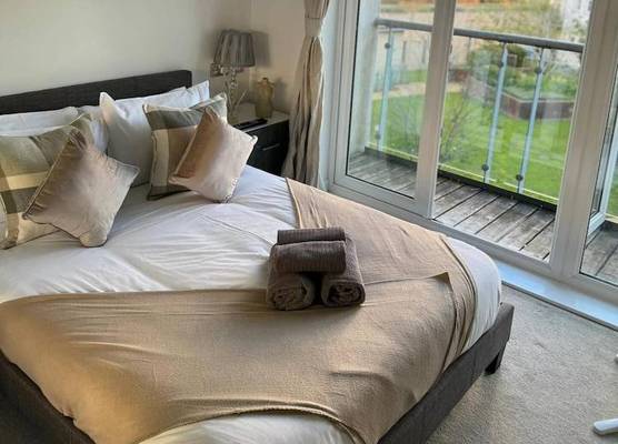 Oceanview Gem in Southampton 1