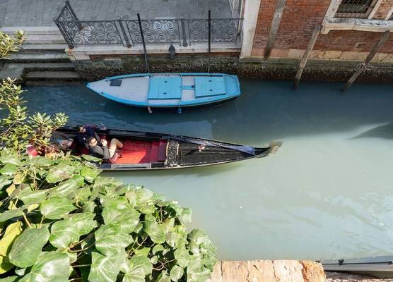 Apartments in San Marco with Canal View by Wonderful Italy 1