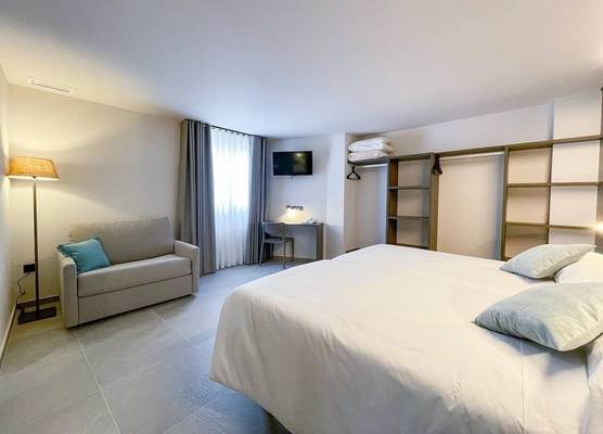 Hotel Quatre Llunes 1