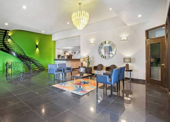 Days Inn & Conference Centre by Wyndham Montreal Airport 1