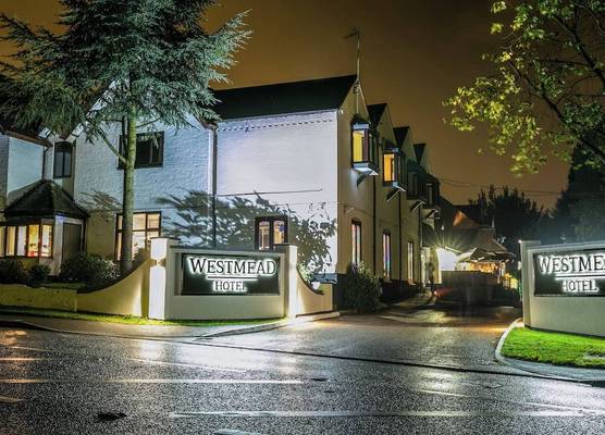 Westmead Hotel Bar & Restaurant 1
