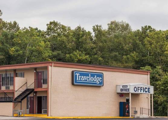 Travelodge by Wyndham Seymour 1