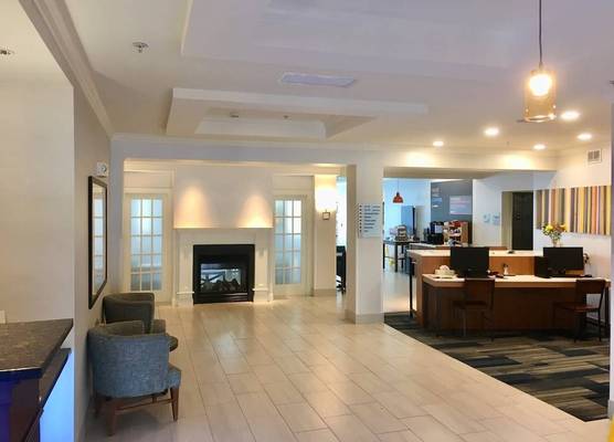 Holiday Inn Express & Suites BETHLEHEM ARPT-ALLENTOWN AREA by IHG 1
