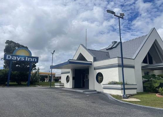 Days Inn by Wyndham Ocala North 1