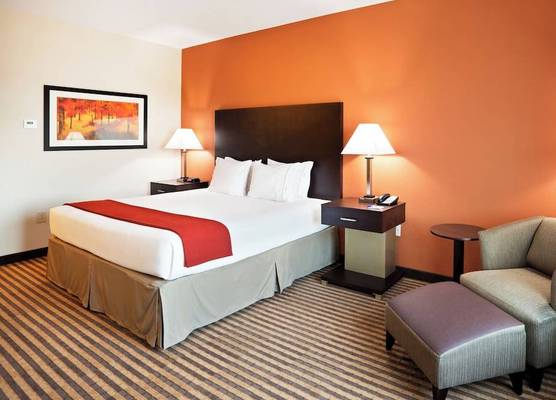 Holiday Inn Express & Suites CHARLOTTE SOUTHEAST - MATTHEWS by IHG 1