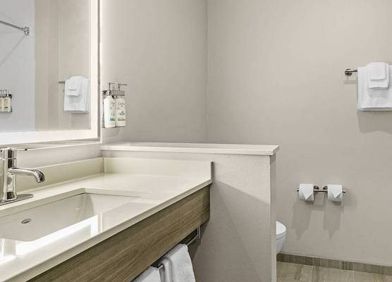 Holiday Inn Express & Suites NOKOMIS - SARASOTA SOUTH by IHG 1