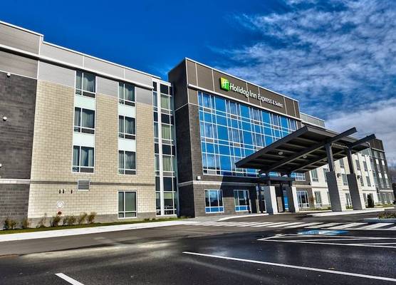 Holiday Inn Express & Suites VAUDREUIL - DORION by IHG 1