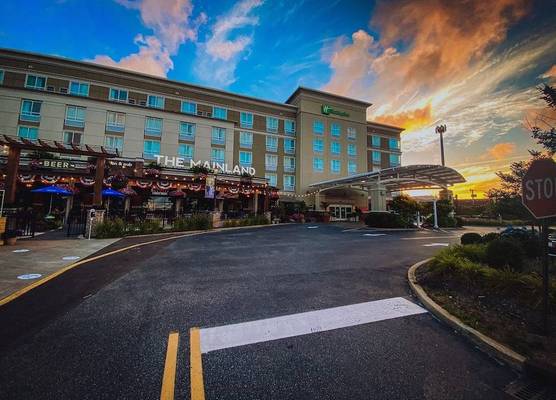 Holiday Inn MANAHAWKIN/LONG BEACH ISLAND by IHG 1