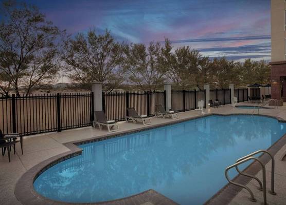 Fairfield Inn and Suites Phoenix Chandler Fashion Center 1