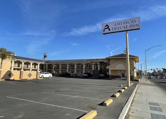 Americas Deluxe Inn- Marysville 1
