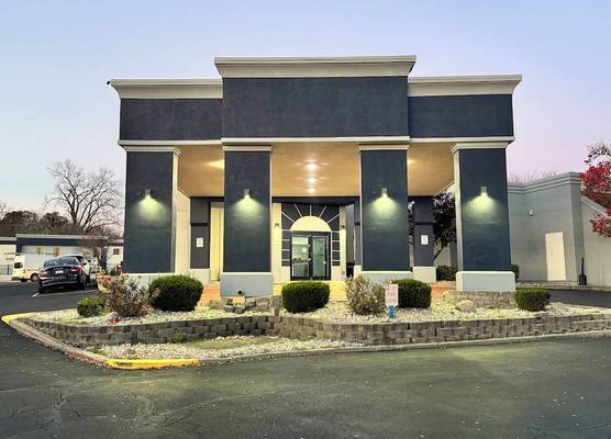 Quality Inn & Suites Cincinnati Uptown Norwood 1