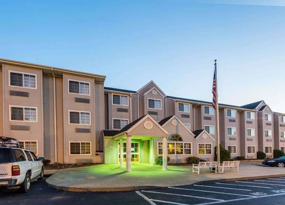 Microtel Inn & Suites by Wyndham Hillsborough 1