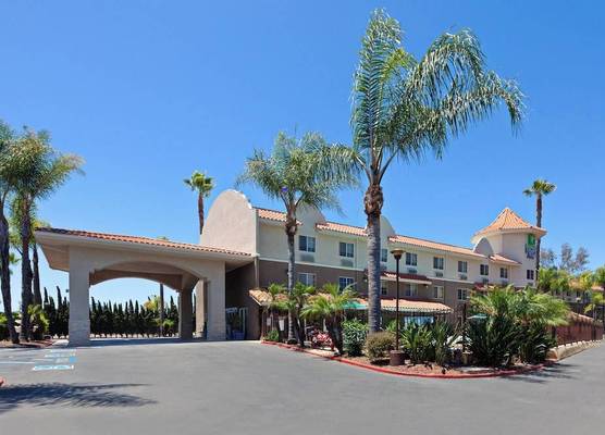 Holiday Inn Express & Suites SAN DIEGO-ESCONDIDO by IHG 1