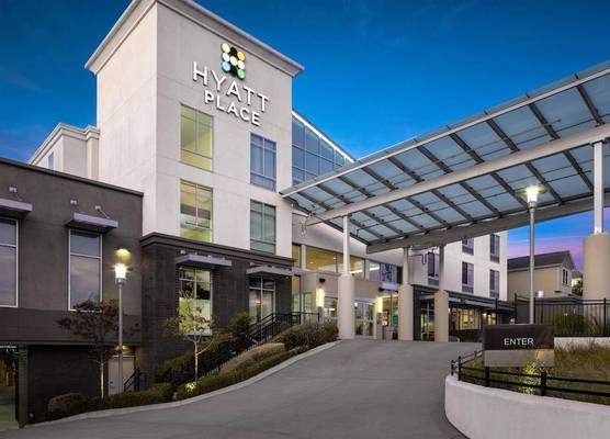 Hyatt Place Santa Cruz 1