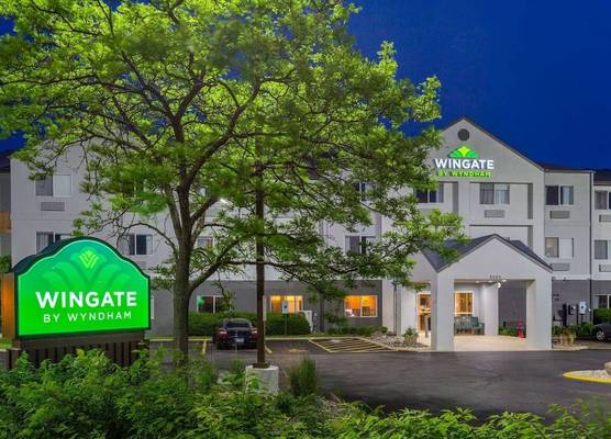 Wingate by Wyndham Gurnee 1