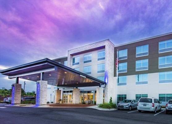Holiday Inn Express & Suites MILLEDGEVILLE by IHG 1