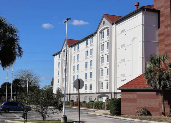 La Quinta Inn and Suites by Wyndham, Ocala 1