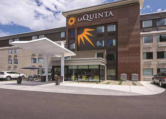 La Quinta Inn & Suites by Wyndham Portland DT Maine Med 1