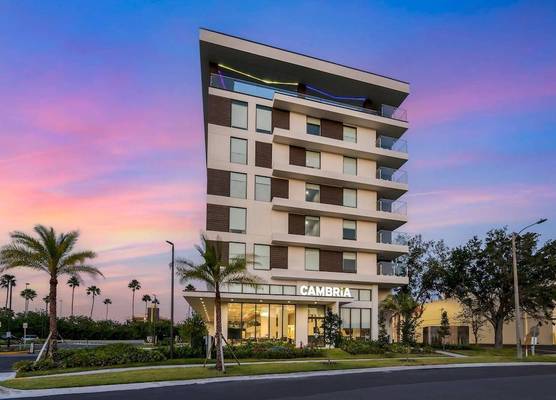 Cambria Hotel Orlando near Universal Theme Parks 1