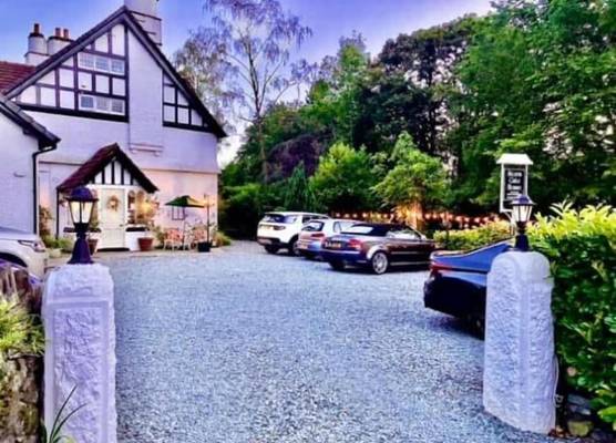 Storrs Gate House B & B No pets Allowed 1