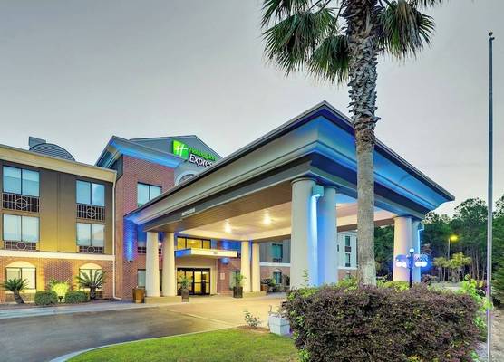Holiday Inn Express & Suites HINESVILLE EAST - FORT STEWART by IHG 1