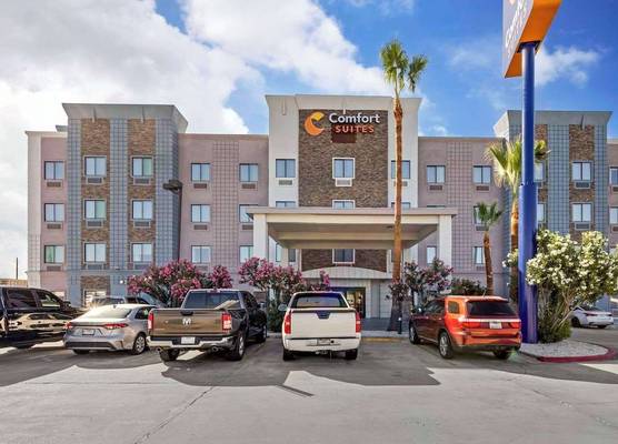 Comfort Suites Laredo - Nuevo Laredo 1