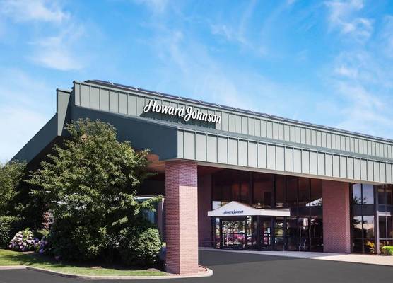 Howard Johnson by Wyndham Evansville East 1