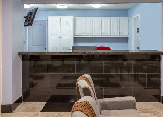 Super 8 by Wyndham Villa Rica 1