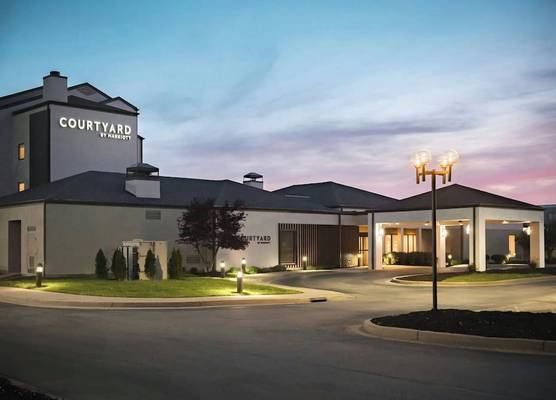 Courtyard by Marriott Louisville East 1