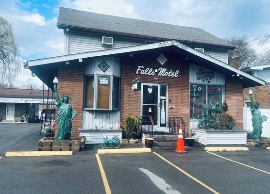 Falls Motel 1